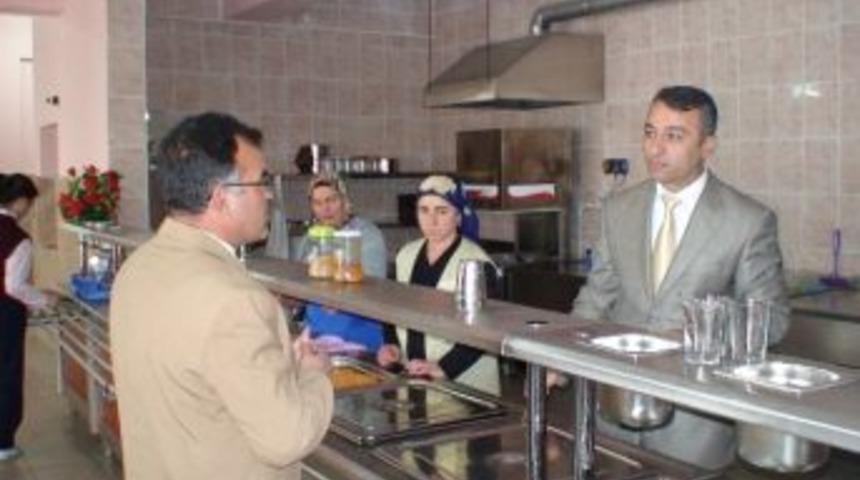 Yerk&ouml;y Milli Eğitim M&uuml;d&uuml;r&uuml; Yavuz Kız Pansiyonunu Ziyaret Etti