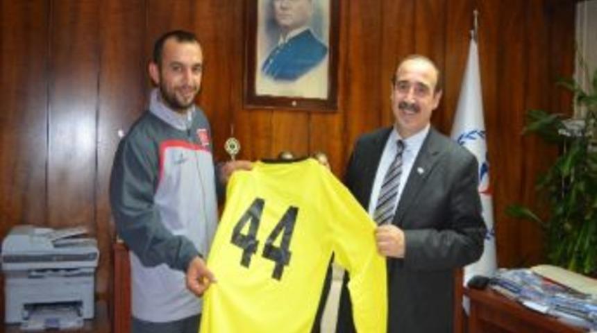 Ampute Milli Takım Kalecisi Selim Karadağ&rsquo;a Başarı Belgesi Verildi