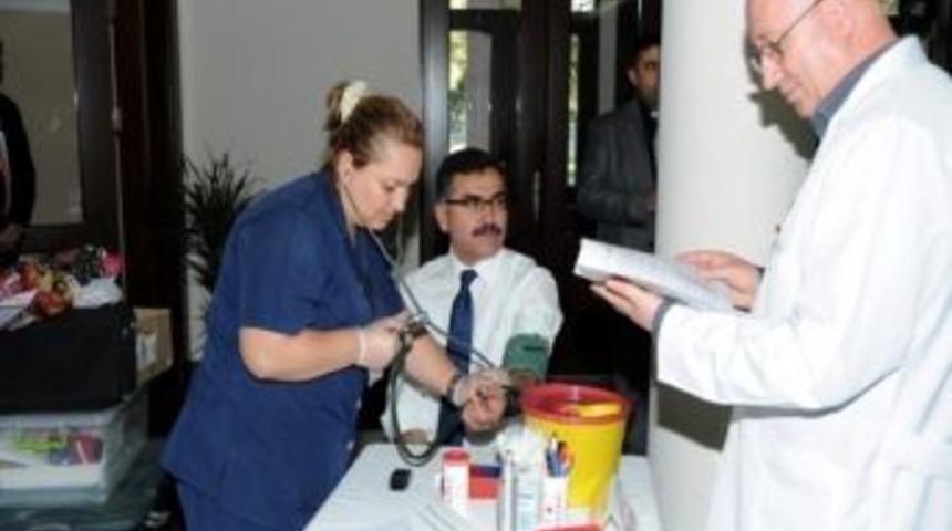 Vali Kan Bağışında Bulundu