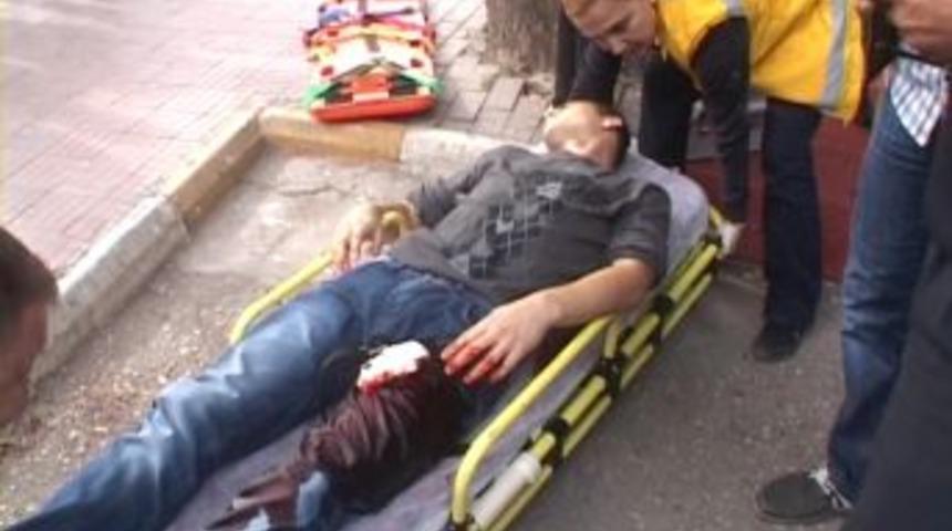 Erbaa'da Bı&ccedil;aklı Kavga: 2 Yaralı