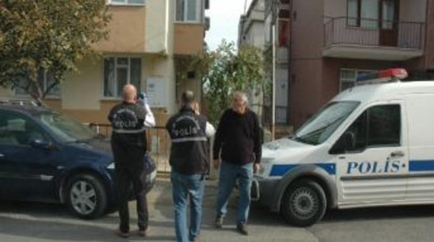 88 Yaşındaki Yaşlı Adam Kendini Astı