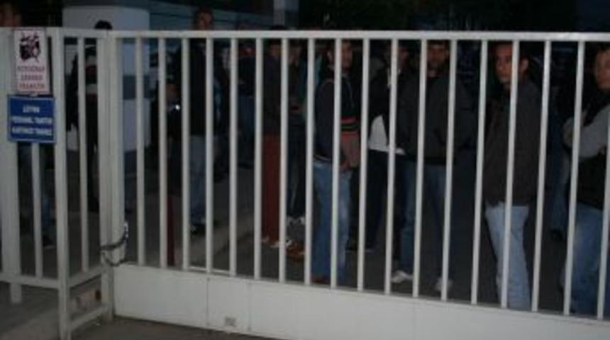 BMC Iş&ccedil;ilerinin Maaş Eylemi S&uuml;r&uuml;yor