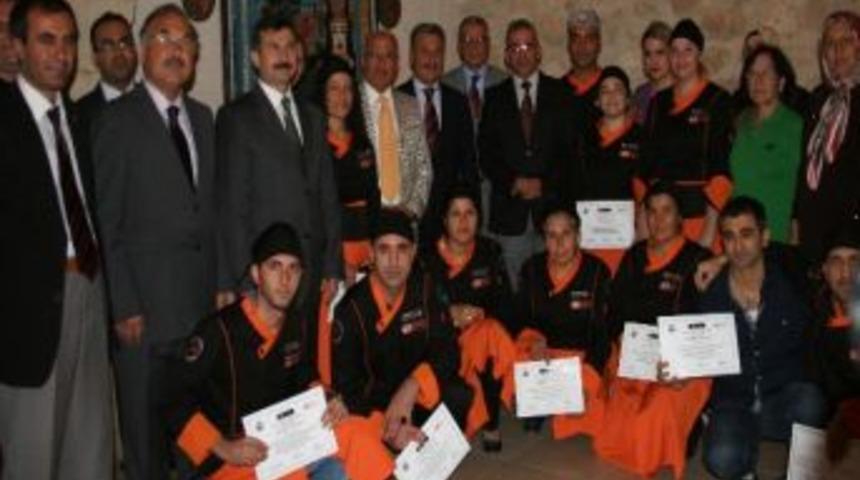 Aş&ccedil;ı Gen&ccedil;ler Sertifikalarını Aldı