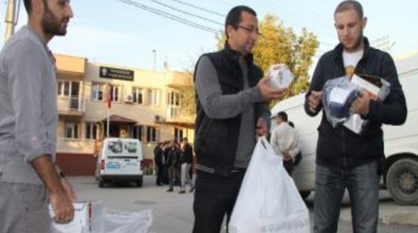 Bgc, Olayları Takip Eden Gazetecilere Gaz Maskesi Dağıttı