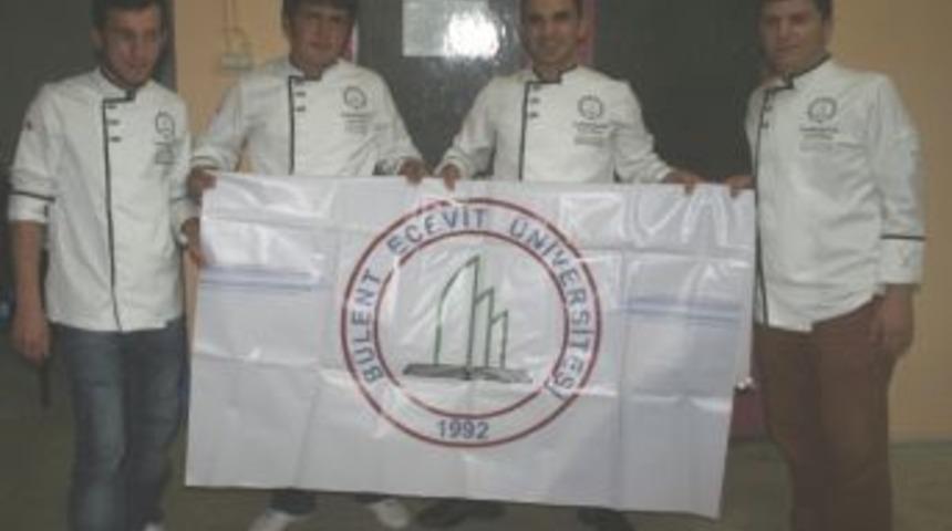 Yarışmaya Katılacak Olan İlk Men&uuml;y&uuml; Belediye Başkanı Tattı