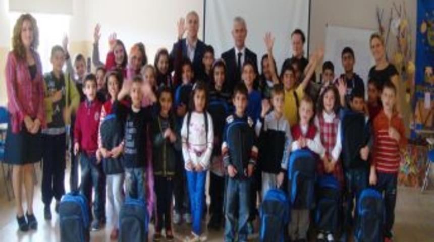 Bursa B&uuml;y&uuml;kşehir Belediyesi'nden Kırtasiye Yardımı