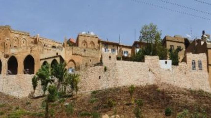 Tarihi Savurkapı Bedeni Kudeb G&ouml;zetiminde Restore Edildi