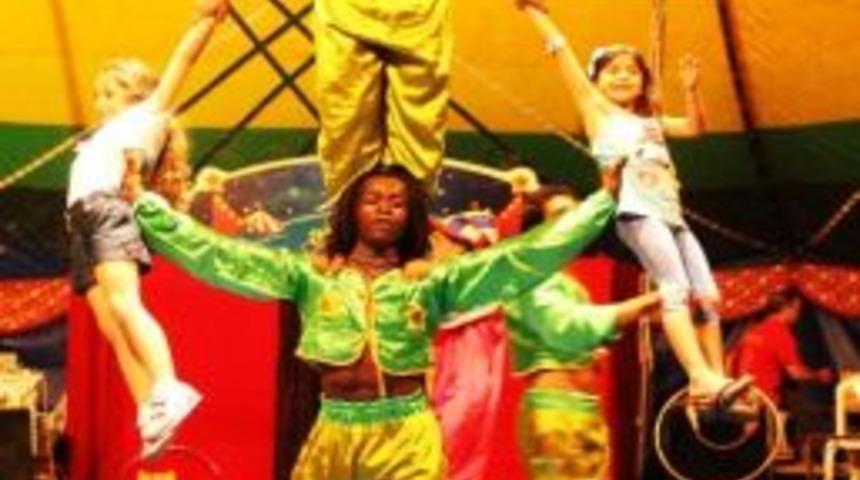 Uzunk&ouml;pr&uuml;&rsquo;de Sirk Coşkusu - T&uuml;rkiye&rsquo;nin İlk Sirkinden Muhteşem Bir G&ouml;steri