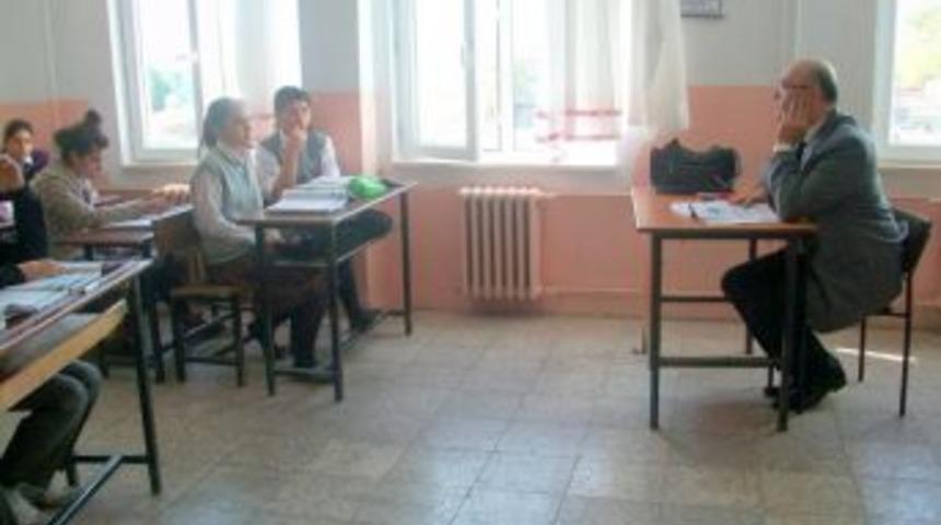 Turhal Kaymakamı Kadiroğlu'ndan &Ouml;ğrencilere: Hedefinizi Iyi Bilirleyin