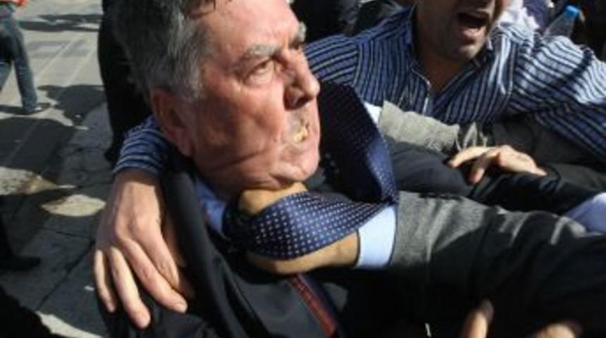 CHP'li Keskin: Başbakan Ve İ&ccedil;işleri Bakanı'nı G&ouml;reve &Ccedil;ağırıyorum