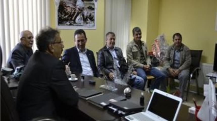 Ak Parti&rsquo;den Kızılay Derneği&rsquo;ne Ziyaret