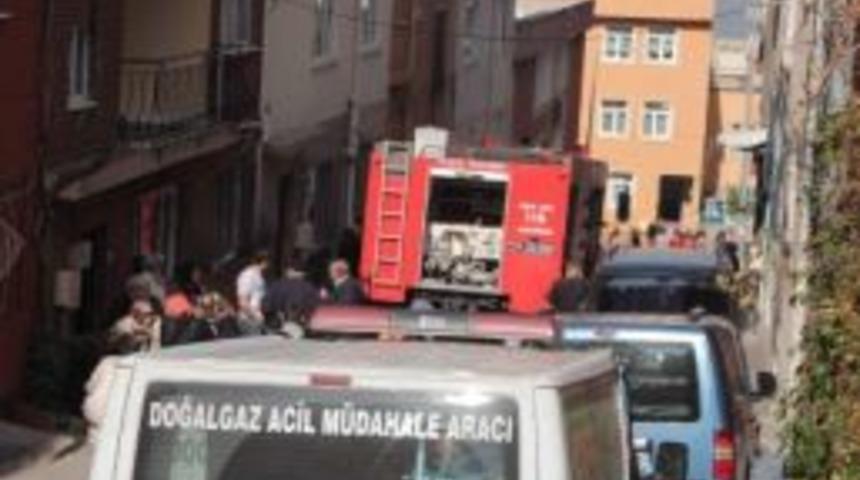 Ateşle Oynarken Evi Yaktı