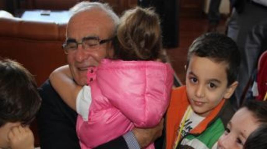 Minik &Ouml;ğrencilerden Yılmaz&rsquo;a Ziyaret