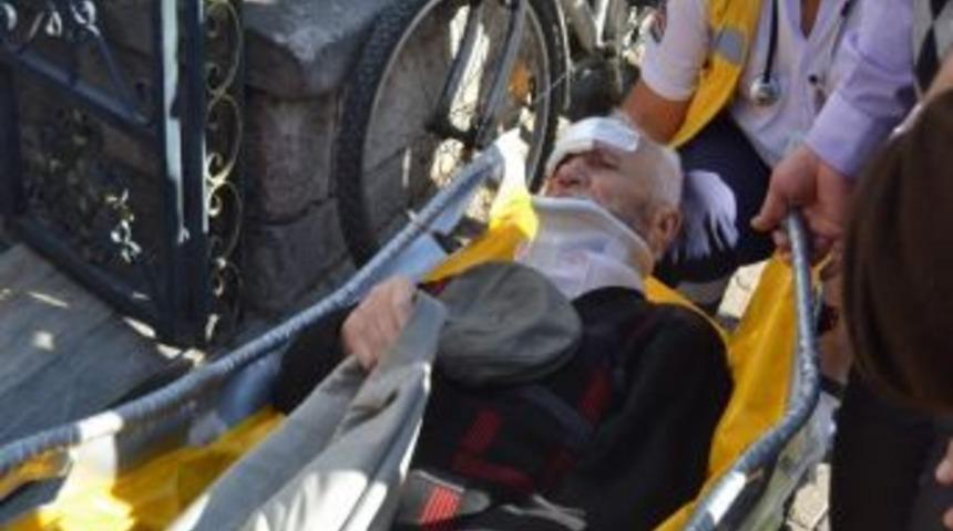 Hamamda Kaydı Başını Yardı