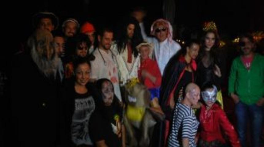 Marmaris'te Renkli Cadılar Bayramı Kutlamaları