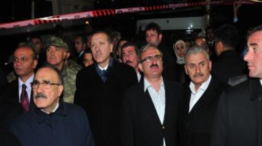 Van'ın Bir Yıllık Deprem S&uuml;reci Kitaplaştırıldı