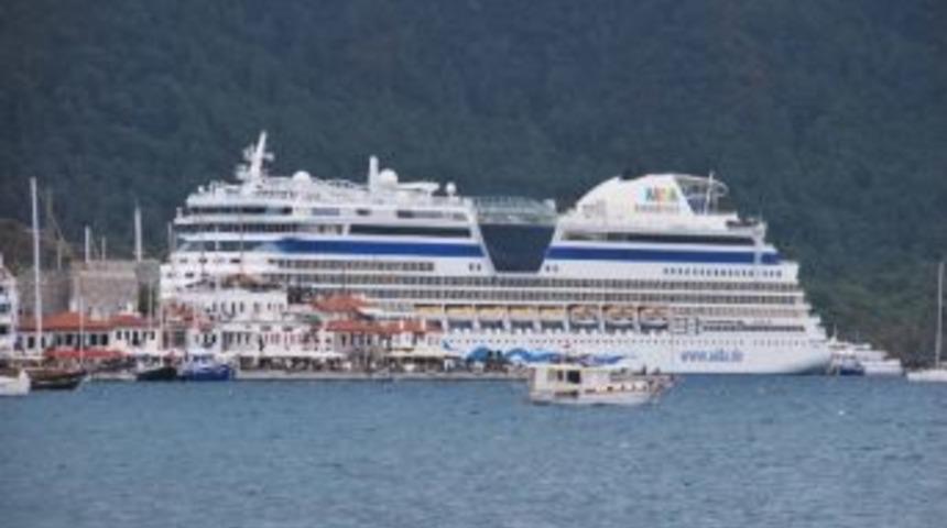 Yolcu Gemisi 'aida Diva' Marmaris'e Turist Yağdırdı