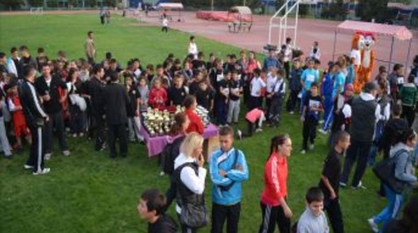 Egospor Okullararası Atletizm Şenliği'ne 664 &Ouml;ğrenci Katıldı