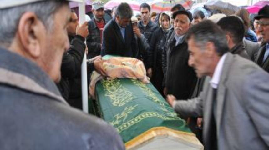 Tunceli'de Ter&ouml;re Tepki: Yeter Artık, Hep Zavallı Insanlar &Ouml;ld&uuml;r&uuml;l&uuml;yor