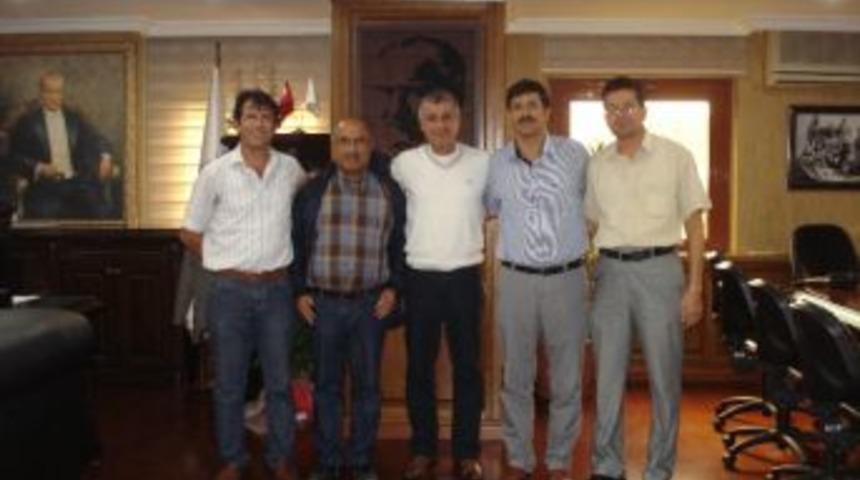 İşitme Engeliler Spor Kul&uuml;b&uuml; Belediye Başkanı S&ouml;zen'i Ziyaret Etti