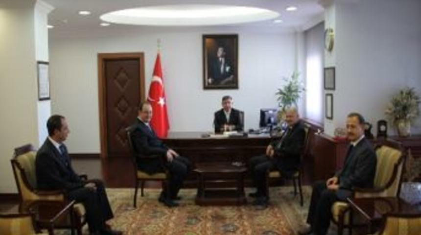 Genel Sekreter L&uuml;tfi &Ccedil;ırakoğlu, Vali Yılmaz&rsquo;ı Ziyaret Etti