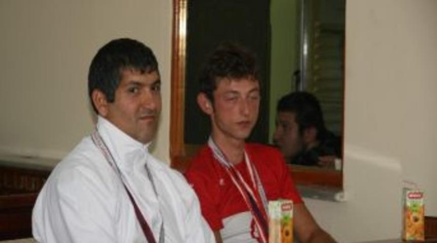 D&uuml;nya Şampiyonu Bisikletci &Ouml;zel İdare&rsquo;den Destek İstedi