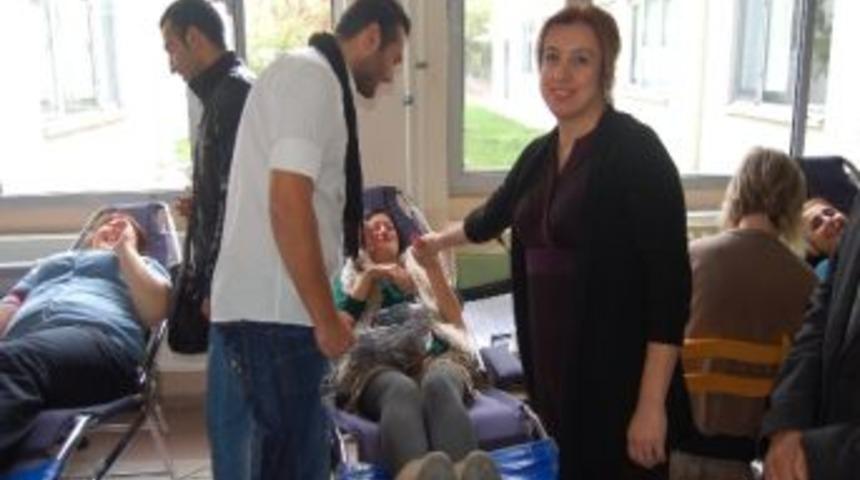 Miniklerden Kızılay'a Destek