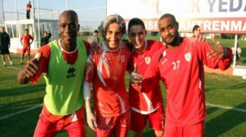 Samsunspor&rsquo;da Brezilya Usul&uuml; Yaş G&uuml;n&uuml; Kutlaması