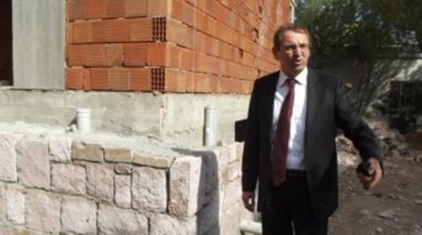 K&uuml;&ccedil;&uuml;kk&ouml;y Konukevi Sarımsak Taşıyla Kaplanıyor