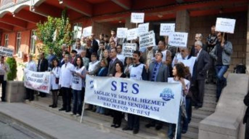 Sağlık Emek&ccedil;ileri Sesleri Y&uuml;kseltti