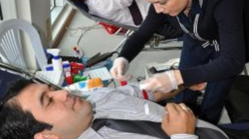 Edirne Eğitimciler Derneği &Uuml;yeleri Kan Bağışında Bulundu