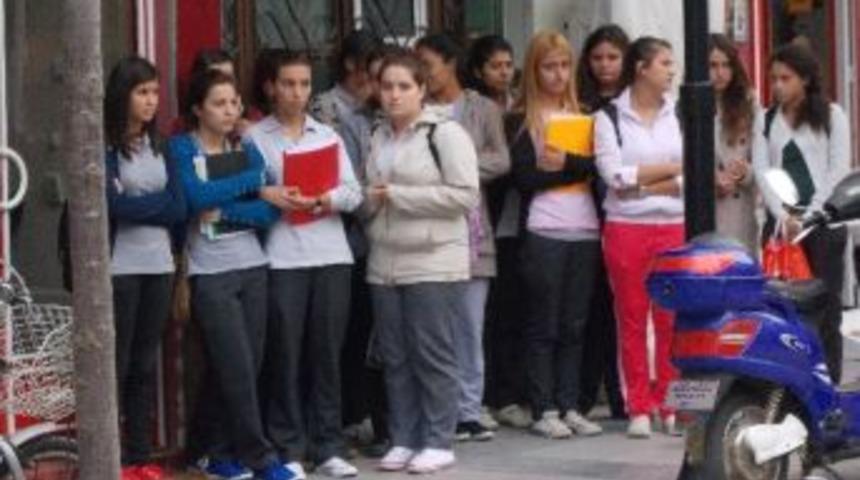 Lise &Ouml;ğrencisi G&ouml;zyaşları İ&ccedil;inde Toprağa Verildi