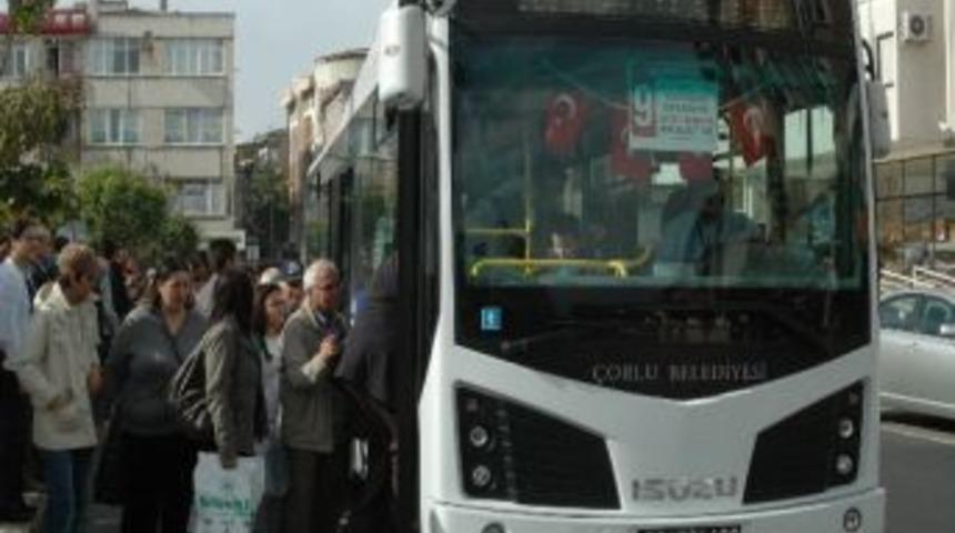 Otob&uuml;sler Kurtuluş G&uuml;n&uuml;nde &Uuml;cretsiz Hizmet Verdi