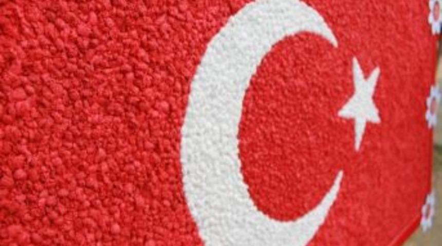 T&uuml;rk Bayrağı B&uuml;t&uuml;n K&ouml;y&uuml; Birleştirdi