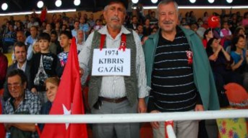 Gaziler Madalyalarını İstiyor