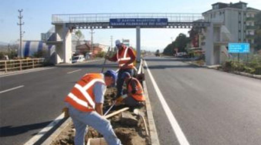 Bartın Belediyesi&rsquo;nden duble yola  panel &ccedil;it