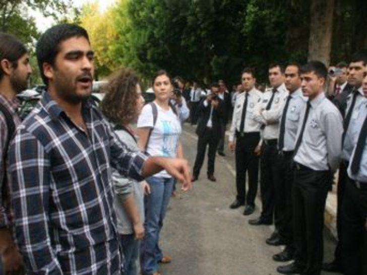 Protesto Gösterisi Yapmak İsteyen Öğrenciler Gözaltına Alındı