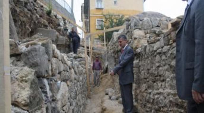 Vali Bektaş, Restorasyon &Ccedil;alışmalarını Inceledi