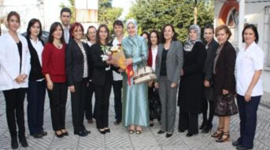 Protokol Eşlerinden Ketem'e Ziyaret
