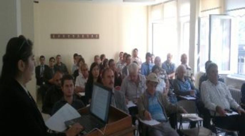 D&uuml;zce&rsquo;de Zirai İla&ccedil; Ve Tohum Bayilerine Y&ouml;nelik Eğitim Toplantısı Yapıldı