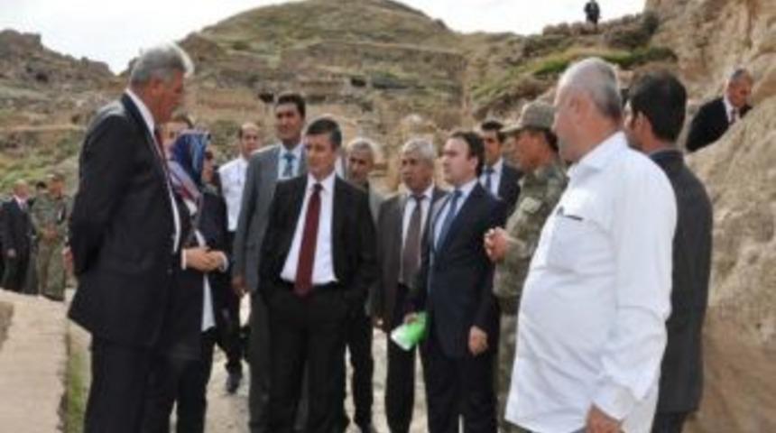 Hasankeyf Kalesi İ&ccedil;in Teknik &Ccedil;alışma Başlatılacak