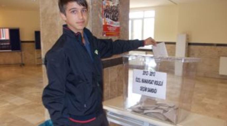 Manavgat Koleji'nde Okul Başkanlığını Ekrem Işık Kazandı