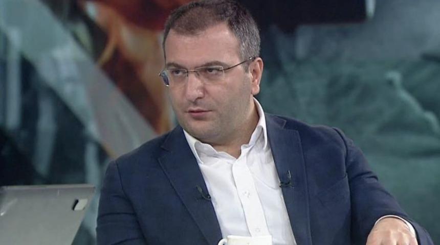 Gazeteci Cem Küçük Twitter hesabını yeniden açtı