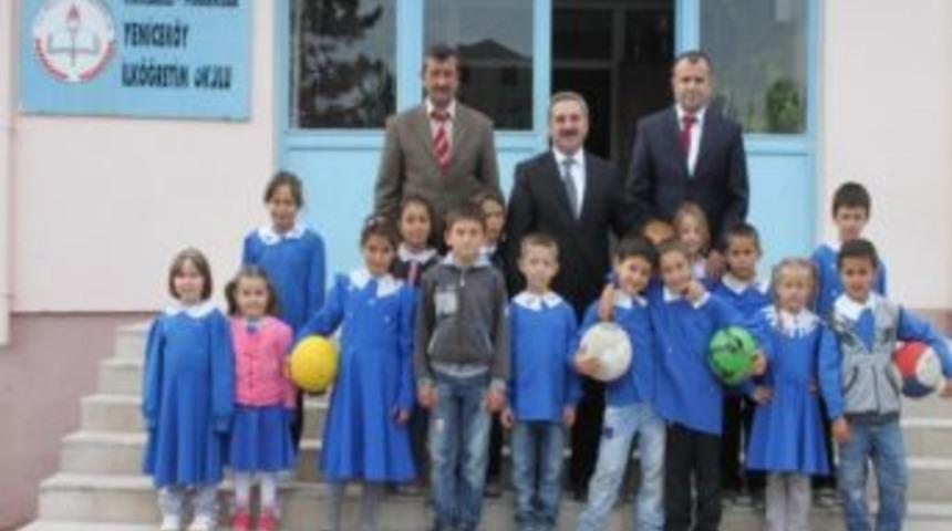 Kırklareli Milli Eğitim M&uuml;d&uuml;r&uuml; Korkmaz Yenicek&ouml;y İlk&ouml;ğretim Okulunu Ziyaret Etti