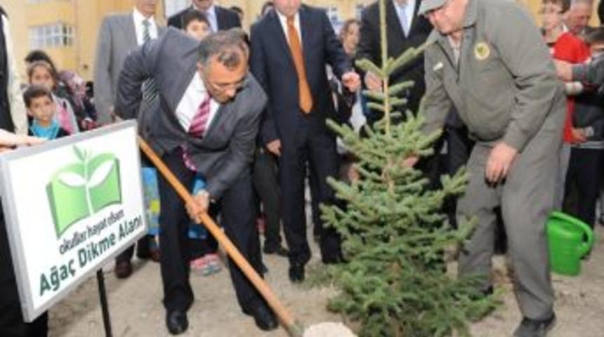 Vali Kenan &Ccedil;ift&ccedil;i: