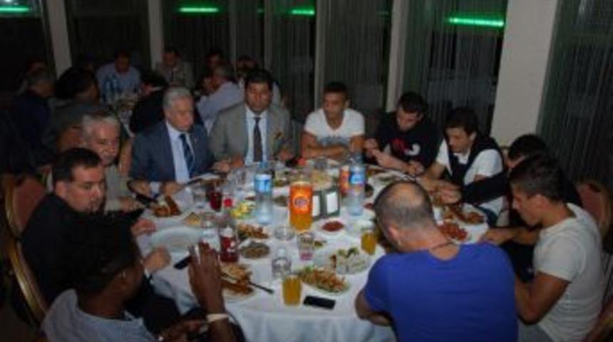 Demirspor'a moral yemeği