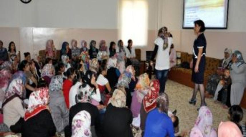 Şahinbey Belediyesi'nden Kursiyerlere Aile İ&ccedil;i Etkili İletişim Seminerleri