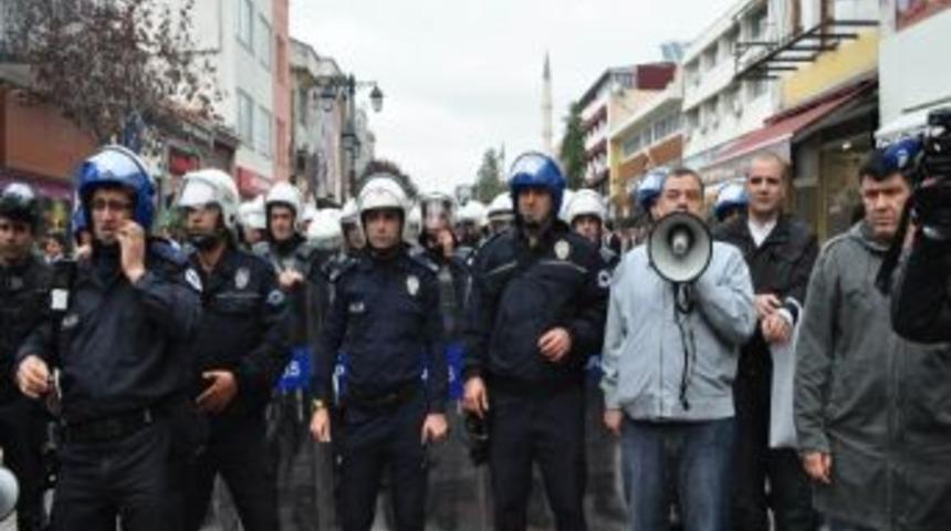 Eylemci Gruba Polisten Biber Gazlı M&uuml;dahale