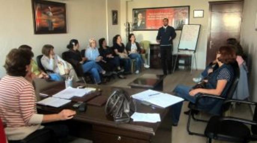 Salihli Chp&rsquo;de Parti İ&ccedil;i Eğitim Semineri Başladı