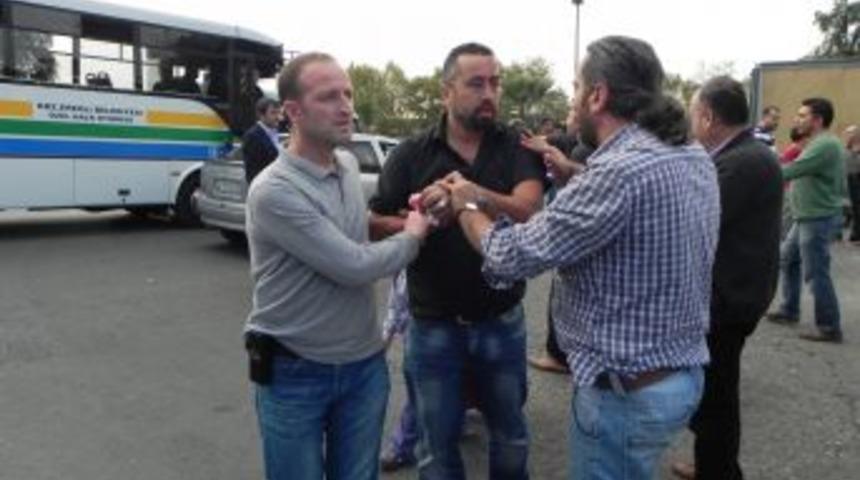 At Alışverişinde Kavga &Ccedil;ıktı: 2 Yaralı